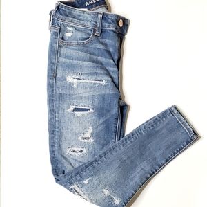 AE Distressed Mid-rise Skinny Lightwash Jeans